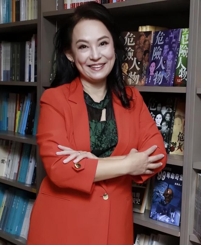 ！《醉拳2》抢功加导演名二人旧怨被扒EVO视讯真人资深艺人翁静晶炮轰成龙(图13)