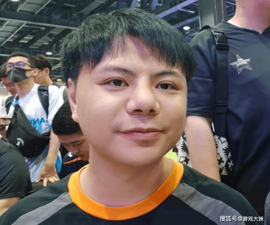 参加EVO法国站比赛又一次斩获冠军EVO视讯小孩曾卓君再次为国争光(图1)